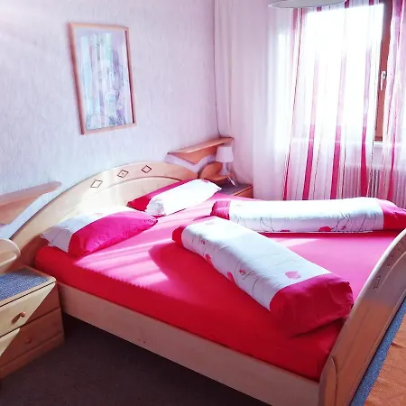 ベッド・アンド・ブレックファスト Gaestehaus Koessler トゥルフェス